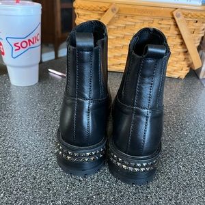 Steve Madden lug boots